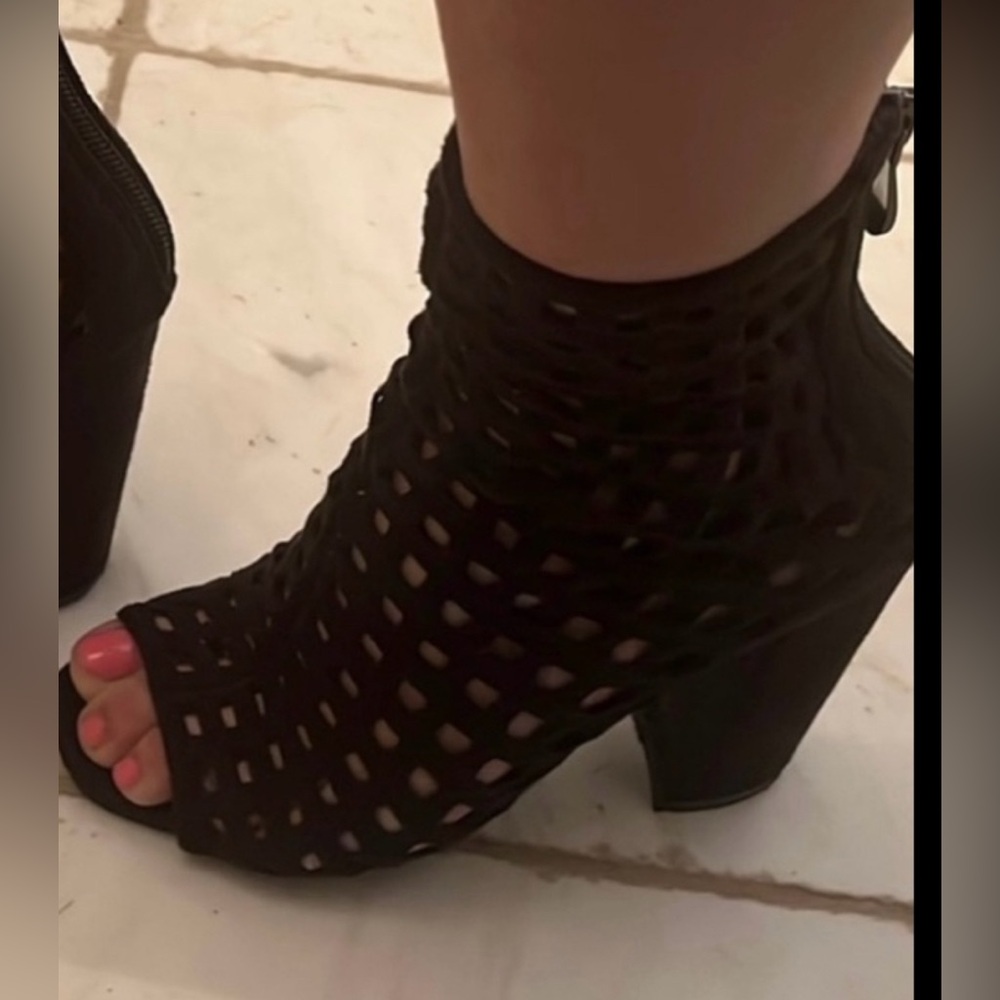Cape Robbin Black Suede Boots